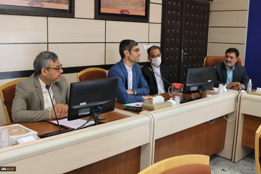 اولین جلسه هیات امنای دانشگاه فرهنگیان خراسان شمالی در سال 1401

 8