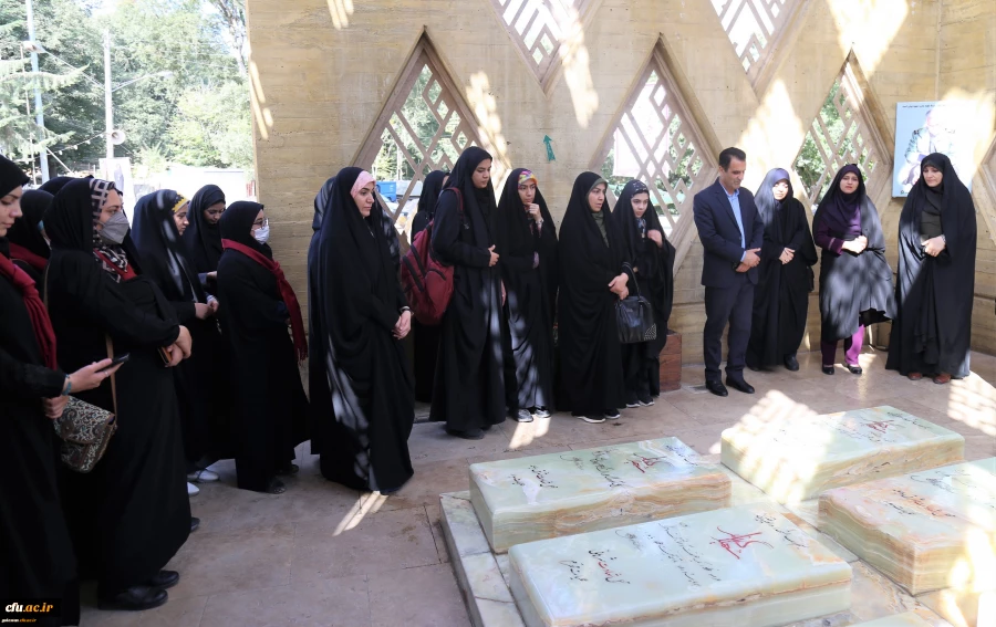 تجدید میثاق دانشجومعلمان شرکت کننده در جشنواره رویش با آرمان های شهدا 4