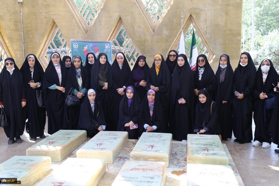 تجدید میثاق دانشجومعلمان شرکت کننده در جشنواره رویش با آرمان های شهدا 5