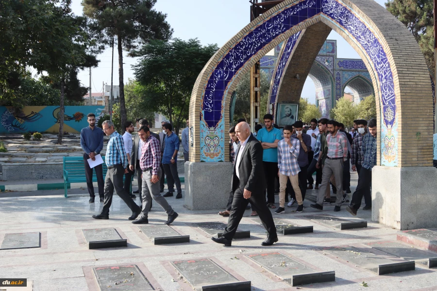 تجدید میثاق دانشجومعلمان شرکت کننده در جشنواره رویش با آرمان های شهدا 8