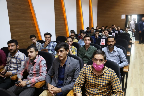 مراسم اختتامیه جشنواره رویش قطب پنج در گرگان برگزارشد. 12