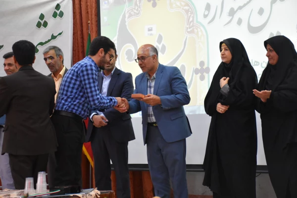 برگزاری آیین اختتامیه ششمین جشنواره منطقه ای «رویش» قطب2 2