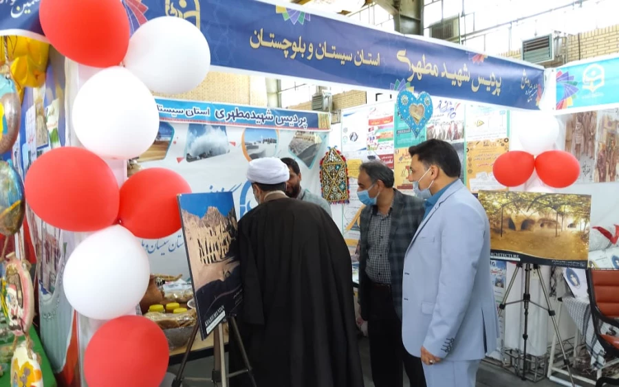 توسط سرپرست معاونت فرهنگی و اجتماعی دانشگاه فرهنگیان صورت گرفت:
بازدید از ششمین نمایشگاه جشنواره رویش قطب یک درکرمان 2