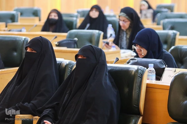 در مسابقات بین المللی قرآن دانشجویان دختر ایران و عراق  8