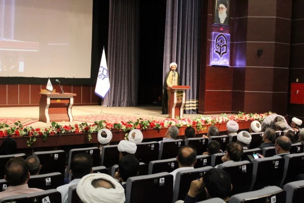 دروس تربیت اسلامی تزئینی نیست و باید معلم دین دار و شخصیت ساز پرورش دهد 4