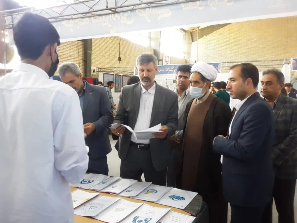 توسط معاون وزیرپرورشی آموزش وپرورش صورت گرفت:
بازدید از ششمین نمایشگاه جشنواره رویش قطب یک کشور در کرمان 2