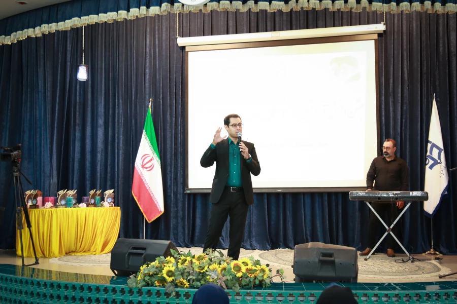 مراسم دانش آموختگی دانشجومعلمان مرکز شهیدرجایی اصفهان 8