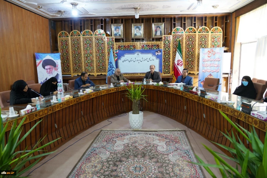 بررسی چالش های بحث کارورزی  در استان اصفهان 4