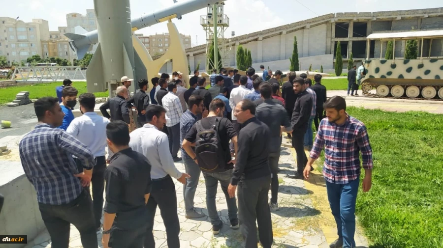 بازدید دانشجویان رشته آموزش ابتدایی ورودی 98  از موزه دفاع مقدس 3