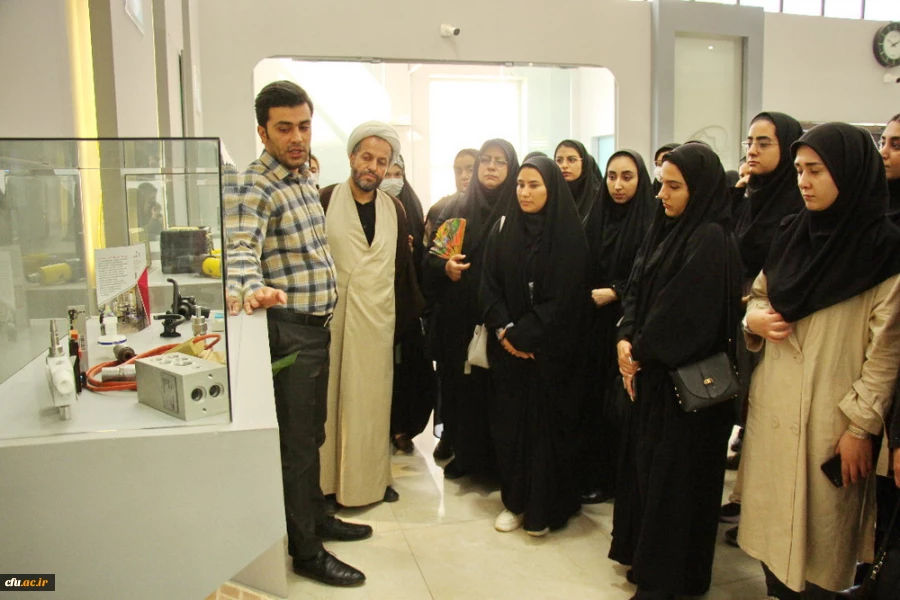 بازدید از پارک علم و فناوری استان و تجدید میثاق با شهدا 3