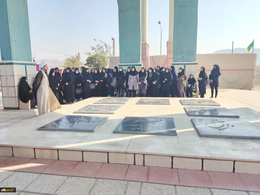 بازدید از پارک علم و فناوری استان و تجدید میثاق با شهدا 4