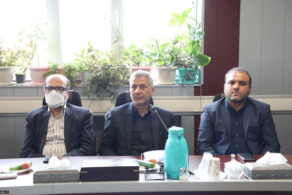 « شرافتی بالاتر از تربیت معلم نیست » 8