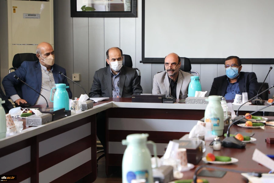 « شرافتی بالاتر از تربیت معلم نیست » 12