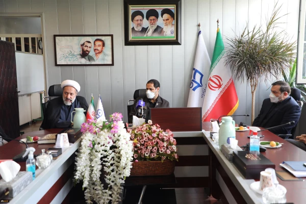 « شرافتی بالاتر از تربیت معلم نیست » 13