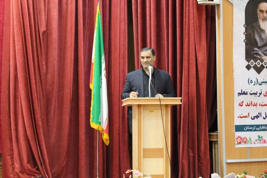  آیین تکریم و معارفه روسای سابق و جدید دانشگاه فرهنگیان لرستان برگزار شد 5