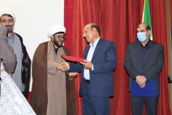  آیین تکریم و معارفه روسای سابق و جدید دانشگاه فرهنگیان لرستان برگزار شد 11