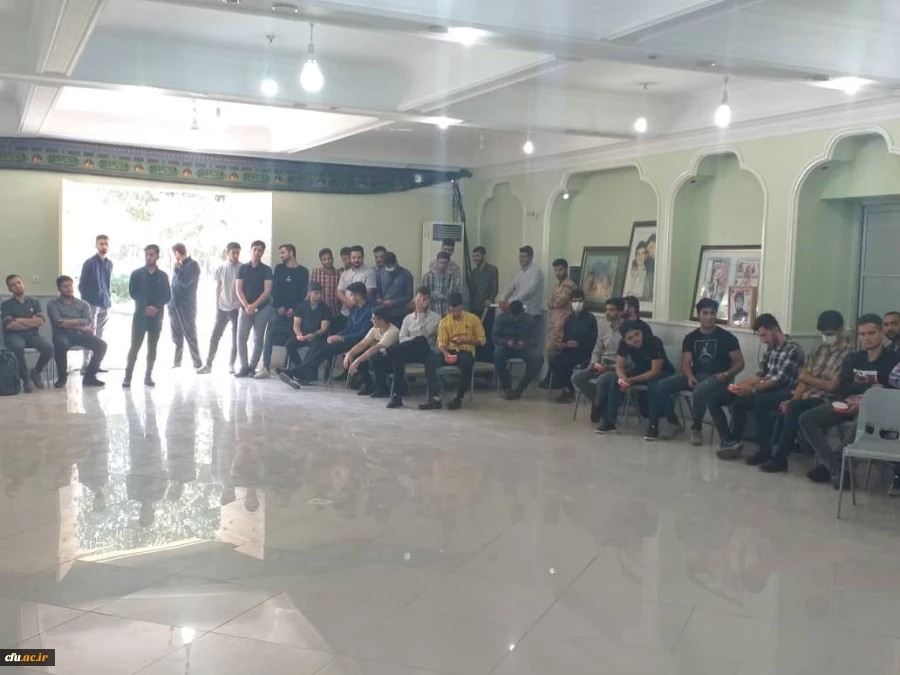 تجدید میثاق با شهدای والا مقام و بازدید از موزه دفاع مقدس 12