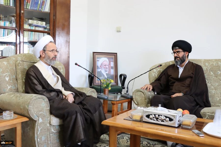دیدار با آیت الله اعرافی امام جمعه قم و عضو هیات امنای دانشگاه 2