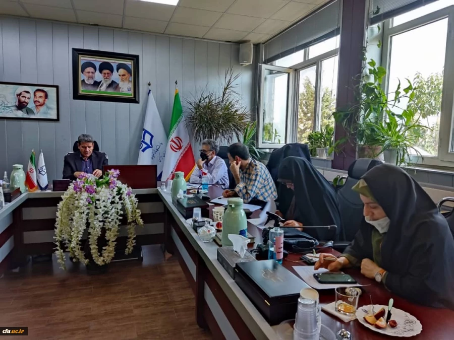 گزارش ارزیابی نشریات تخصصی دانشگاه در نشست شورای تخصصی نشر ارائه شد. 3