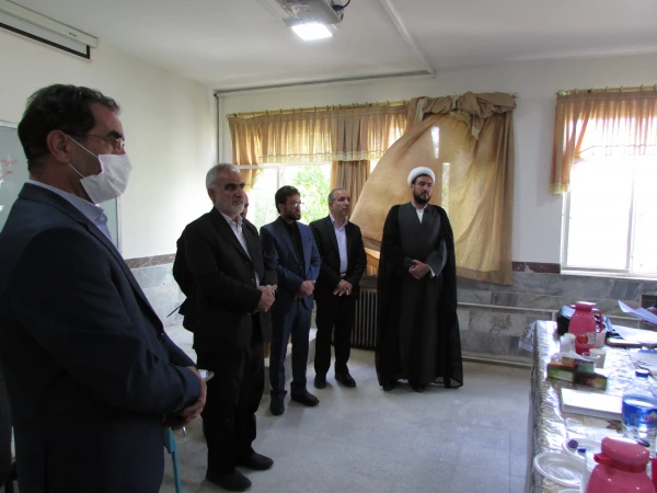 بازدید مدیرکل آموزش و پرورش استان از مراحل مصاحبه داوطلبان ورود به دانشگاه فرهنگیان 5