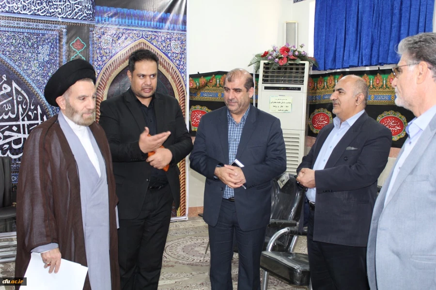 دیدار مسئولین برگزار کننده جشنواره قران وعترت با نماینده ولی فقیه در استان و امام جمعه شهر خرم آباد