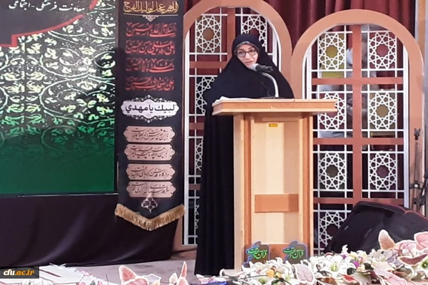 مدیرکل فرهنگی دانشگاه فرهنگیان کشور با اشاره به مشارکت ۱۰ هزار دانشجو معلم در بخش آوایی و دو هزار نفر در بخش گروهی سی و دومین جشنواره قرآن و عترت دانشگاه فرهنگیان کشور، گفت: این جشنواره در ۱۰ بخش و ۵۱ رشته برگزار شد. 2