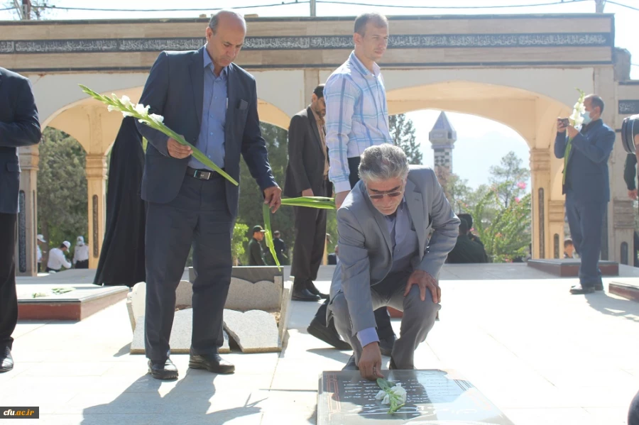 مراسم غبار روبی قبور مطهر شهدای دفاع مقدس به مناسبت آغاز  هفته دفاع مقدس 7