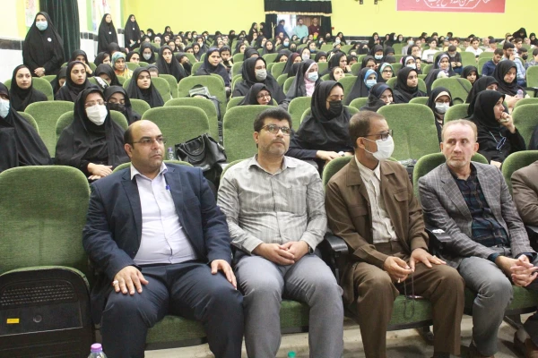 همایش فرهنگ و تربیت در آیینه 8 سال دفاع مقدس برگزار شد 5