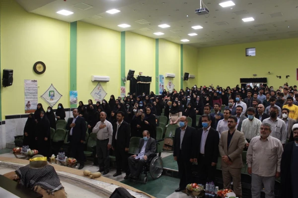 همایش فرهنگ و تربیت در آیینه 8 سال دفاع مقدس برگزار شد 9