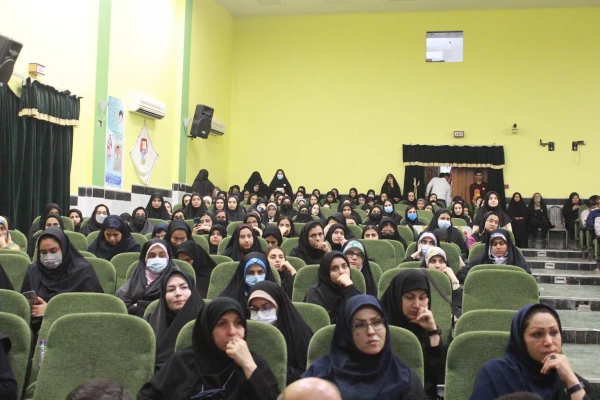 همایش فرهنگ و تربیت در آیینه 8 سال دفاع مقدس برگزار شد 12