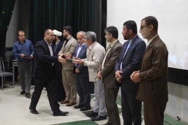 همایش فرهنگ و تربیت در آیینه 8 سال دفاع مقدس برگزار شد 13