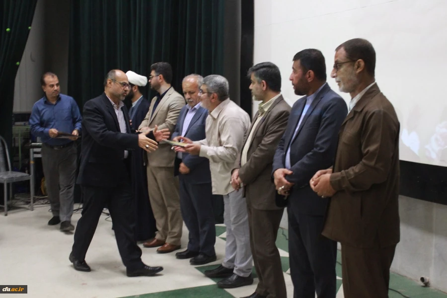 همایش فرهنگ و تربیت در آیینه 8 سال دفاع مقدس برگزار شد 13