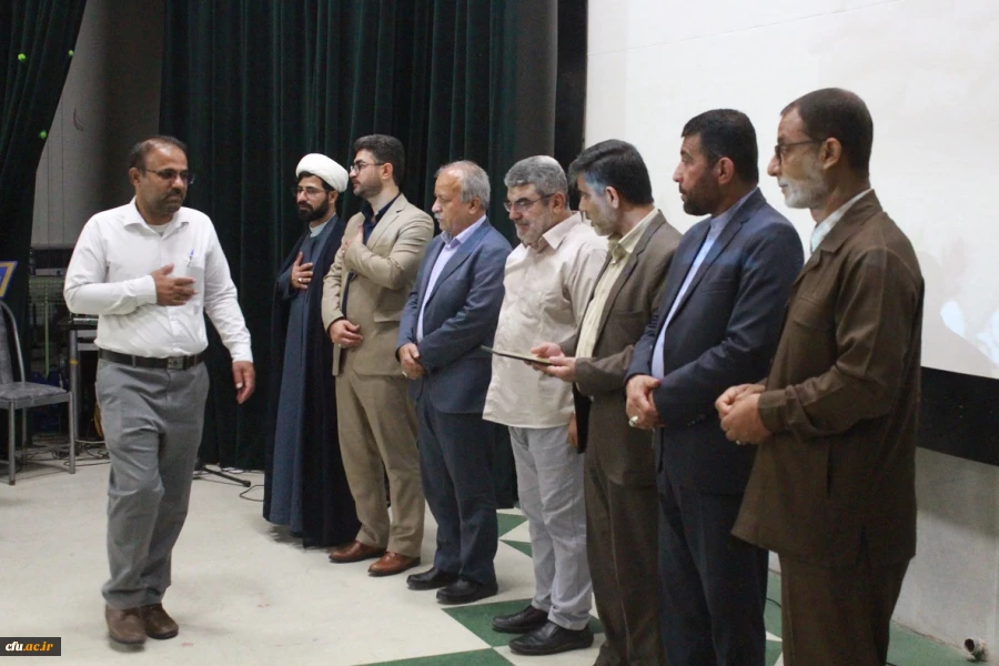 همایش فرهنگ و تربیت در آیینه 8 سال دفاع مقدس برگزار شد 14