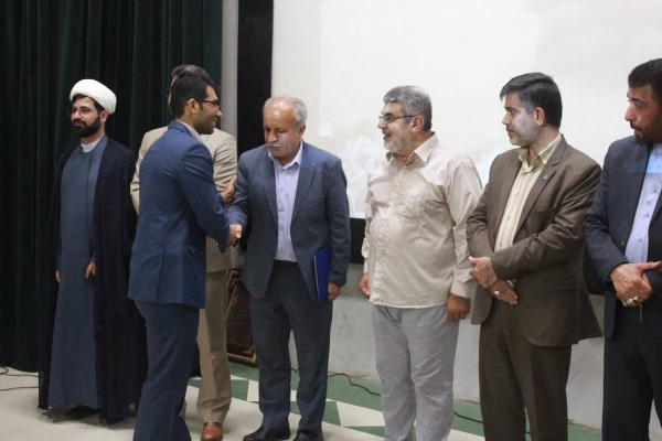 همایش فرهنگ و تربیت در آیینه 8 سال دفاع مقدس برگزار شد 15