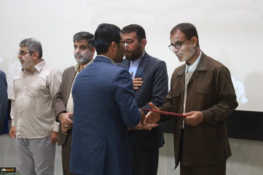 همایش فرهنگ و تربیت در آیینه 8 سال دفاع مقدس برگزار شد 16