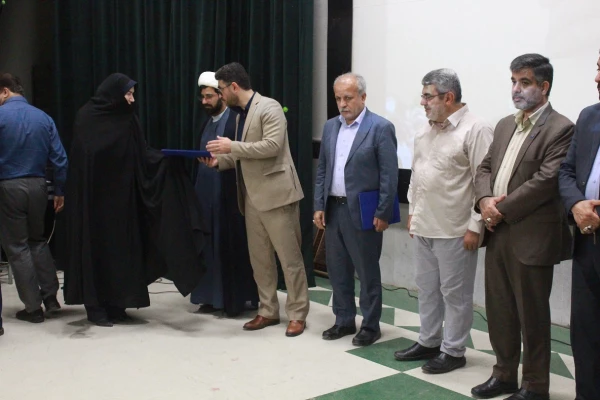 همایش فرهنگ و تربیت در آیینه 8 سال دفاع مقدس برگزار شد 17