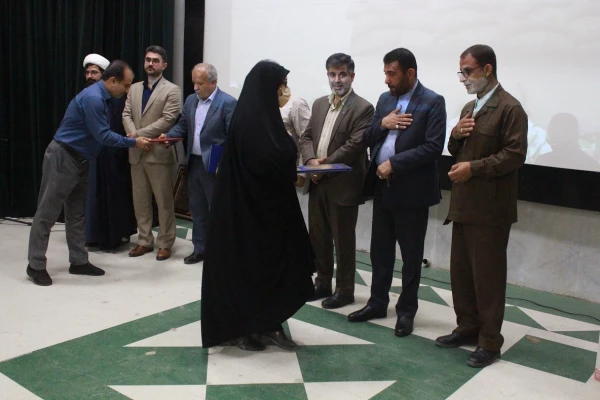 همایش فرهنگ و تربیت در آیینه 8 سال دفاع مقدس برگزار شد 18