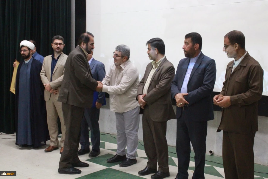 همایش فرهنگ و تربیت در آیینه 8 سال دفاع مقدس برگزار شد 20