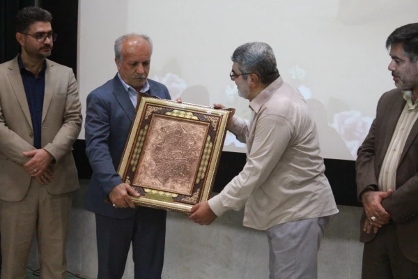 همایش فرهنگ و تربیت در آیینه 8 سال دفاع مقدس برگزار شد 21