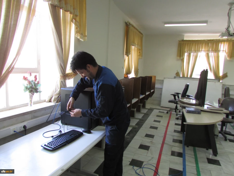تجهیز و بروز رسانی سایت و کارگاه های عمومی کامپیوتر پردیس های استان 2