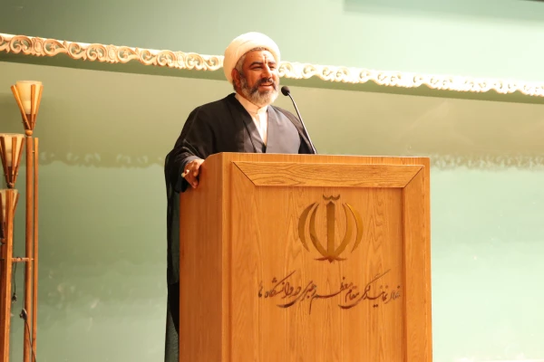 برنامه های دانشگاه در خصوص تربیت دینی و فرهنگی دانشجومعلمان طبق ساحت های ششگانه تعلیم و تربیت 4