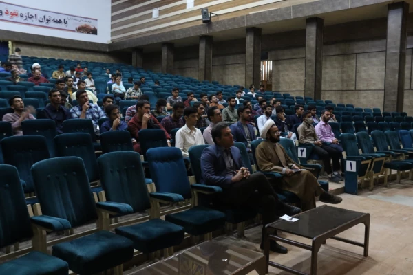 نشست فرهنگی با موضوع: تحلیل وقایع اخیر کشور
 4