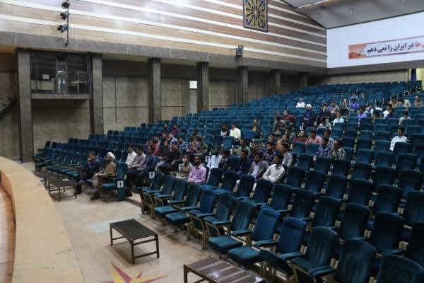 نشست فرهنگی با موضوع: تحلیل وقایع اخیر کشور
 5