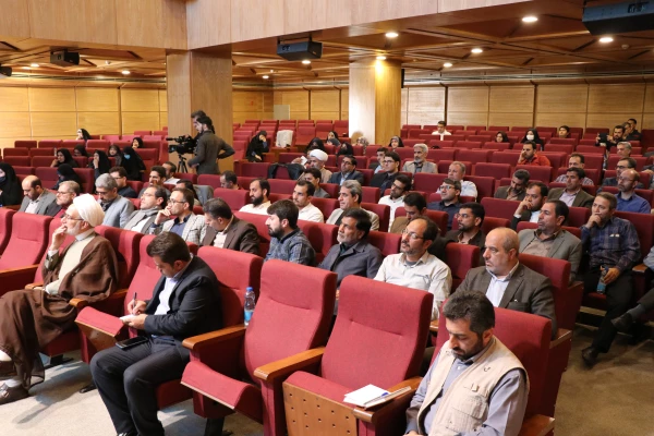 باید این احساس در جوانان ایجاد شود که احکام برای حفظ انسانیت و به نفع آنان است 6