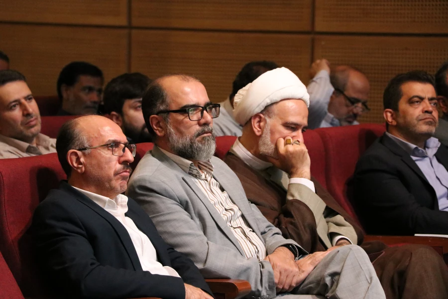 باید این احساس در جوانان ایجاد شود که احکام برای حفظ انسانیت و به نفع آنان است 8