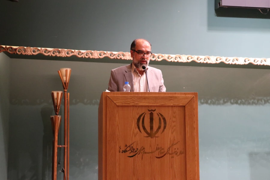 دانشگاه قوی محصول قوی تولید می کند 12