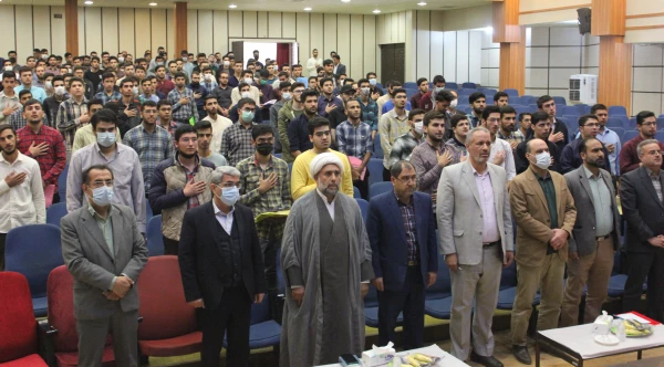 در حرفه معلمی به اصل لذت برسید زیرا این شغل الهی است
 3