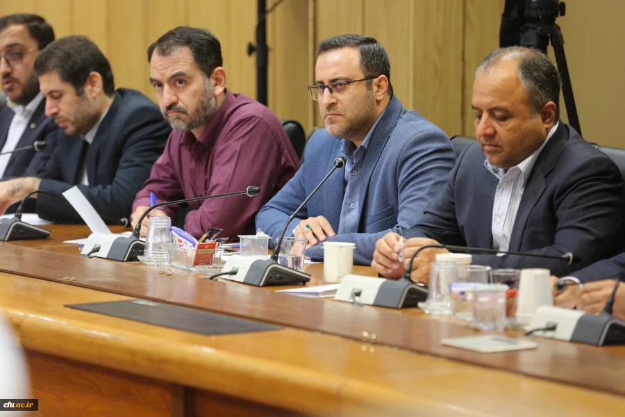 استفاده از امکانات و فضاهای آموزشی بلااستفاده به ویژه در دانشگاه علمی - کاربردی و سازمان های غیرآموزشی در دانشگاه فرهنگیان 5