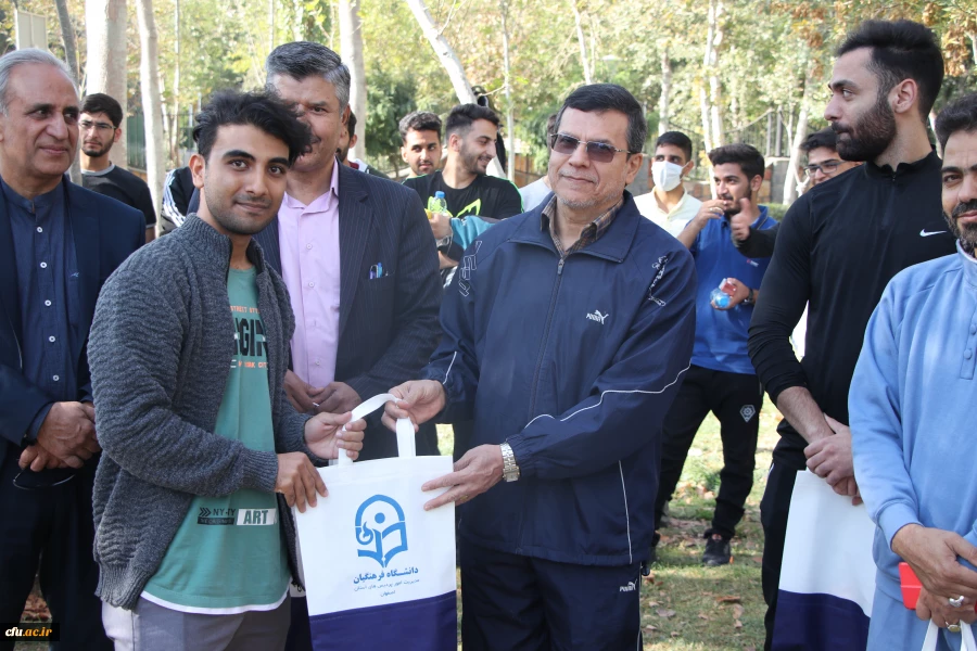 همایش پیاده روی اساتید،کارکنان و دانشجومعلمان دانشگاه فرهنگیان استان اصفهان 11