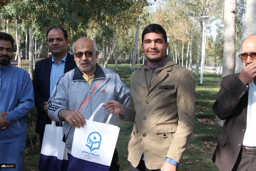 همایش پیاده روی اساتید،کارکنان و دانشجومعلمان دانشگاه فرهنگیان استان اصفهان 13